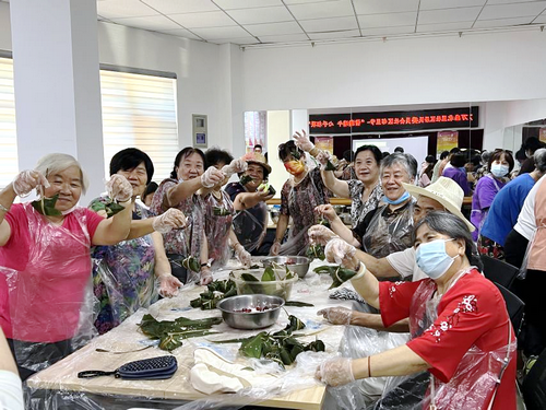 北京市通州区万盛北里社区居民委员会“情满端午 心手相联”