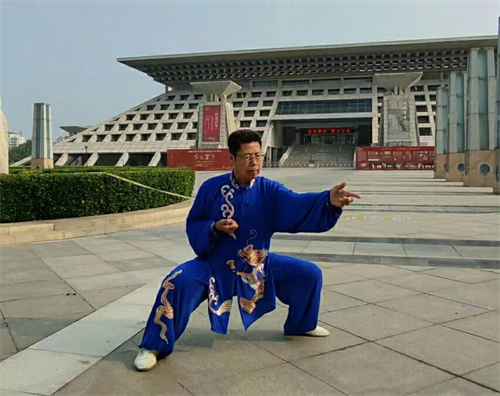 传授太极 乐善人生 记国家一级社会体育指导员张忠