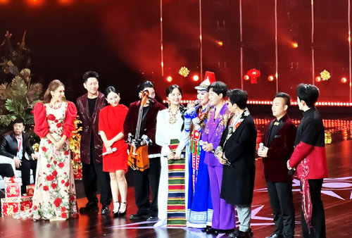 塔拉吉斯应邀参加央视2025星光嘉年华节目录制