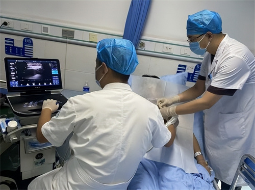 在平凡中坚持，在平凡中动人——记录超声工作者