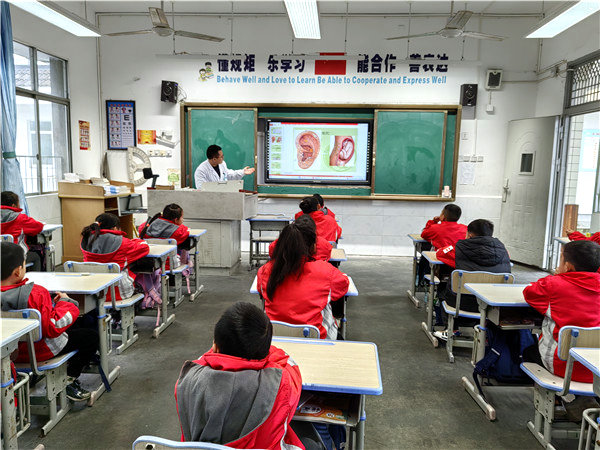 通平小学2025年春季健康副校长进校园