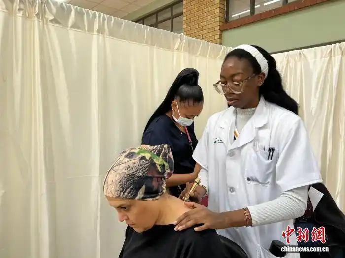 中医疗法走进南非社区